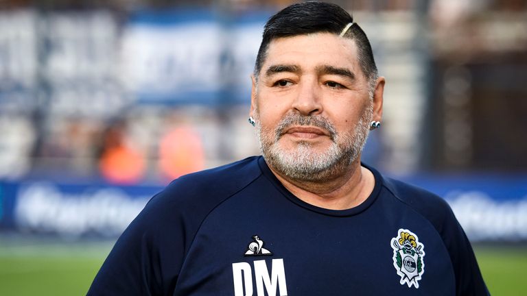 Globo exibe especial sobre a vida do ex-jogador Diego Maradona