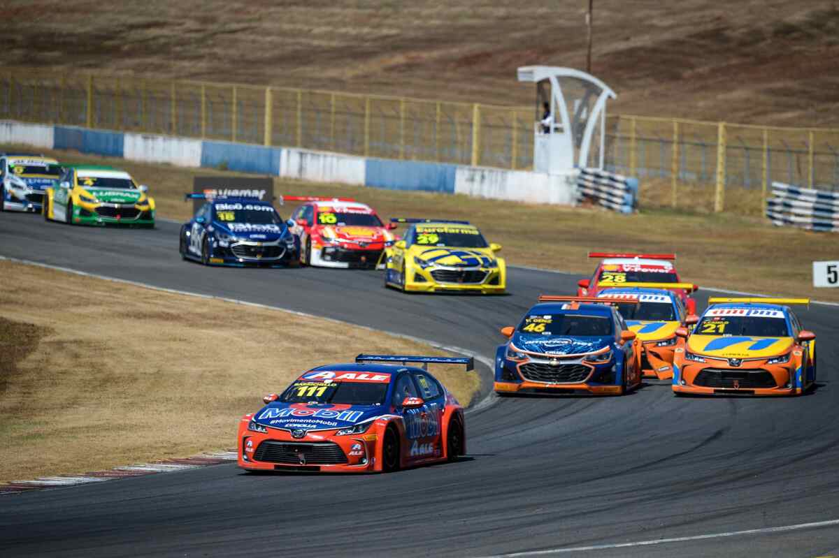 Band anuncia transmissão da Stock Car