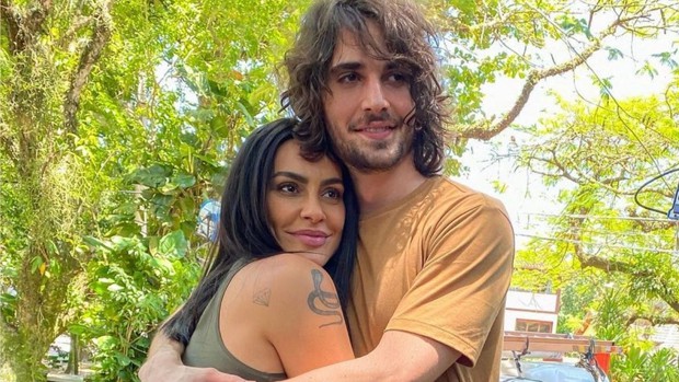 Cleo Pires defende Fiuk e cobra a verdade de pessoas tóxicas e manipuladoras