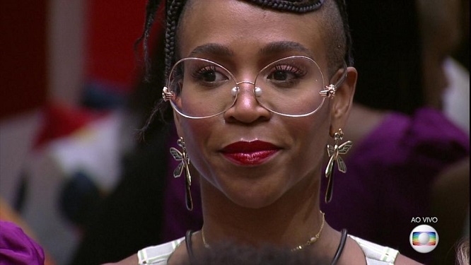 Karol Conká fala sobre sua passagem no “BBB” e recebe Márcia Sensitiva para fazer limpeza espiritual