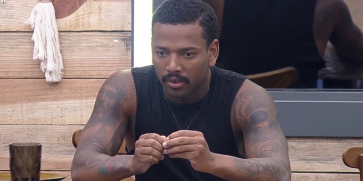 Após ser expulso do reality “A Fazenda 13”, Nego do Borel alfineta Edir Macedo