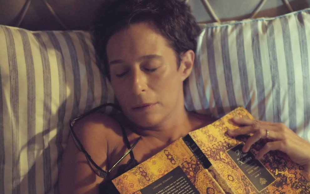 Público se choca com cena de masturbação em novela da TV Globo
