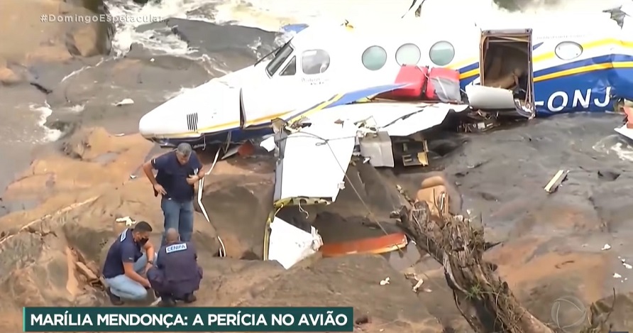 Piloto de Marília Mendonça fez contato quatro vezes por rádio antes do avião cair