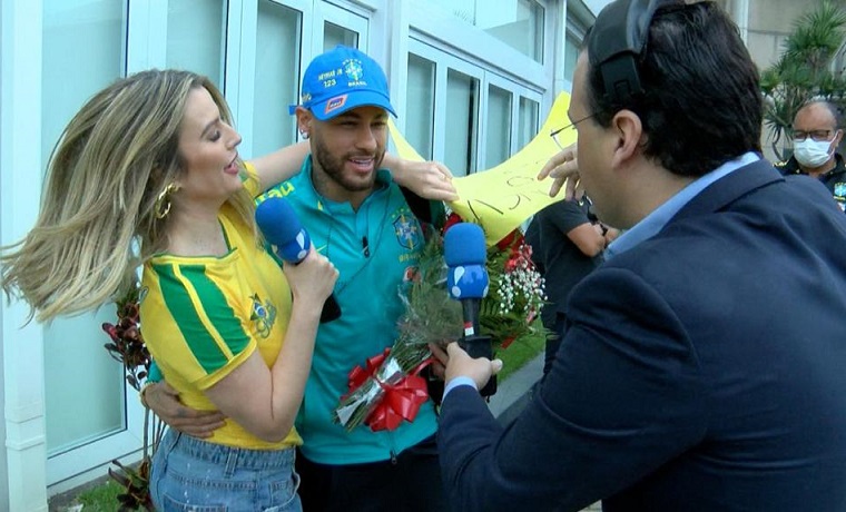 Neymar ‘perdoa Galvão Bueno’ antes de treino com a Seleção Brasileira