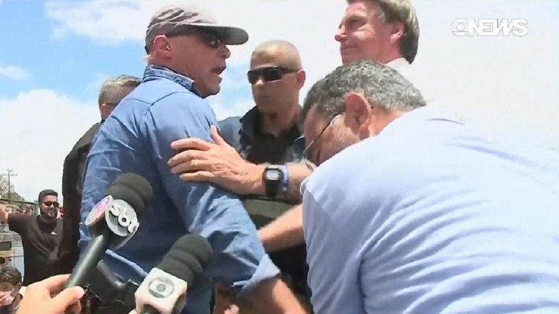 Repórter da TV Bahia é agredida por seguranças do presidente Jair Bolsonaro e leva “mata-leão”