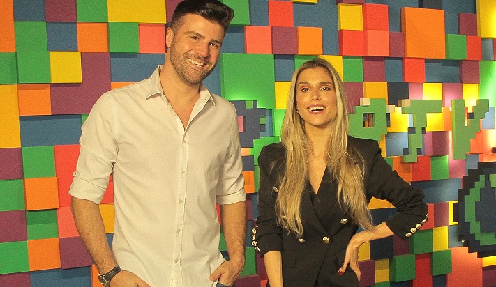 Flavia Viana pede demissão da RedeTV! e abandona o marido