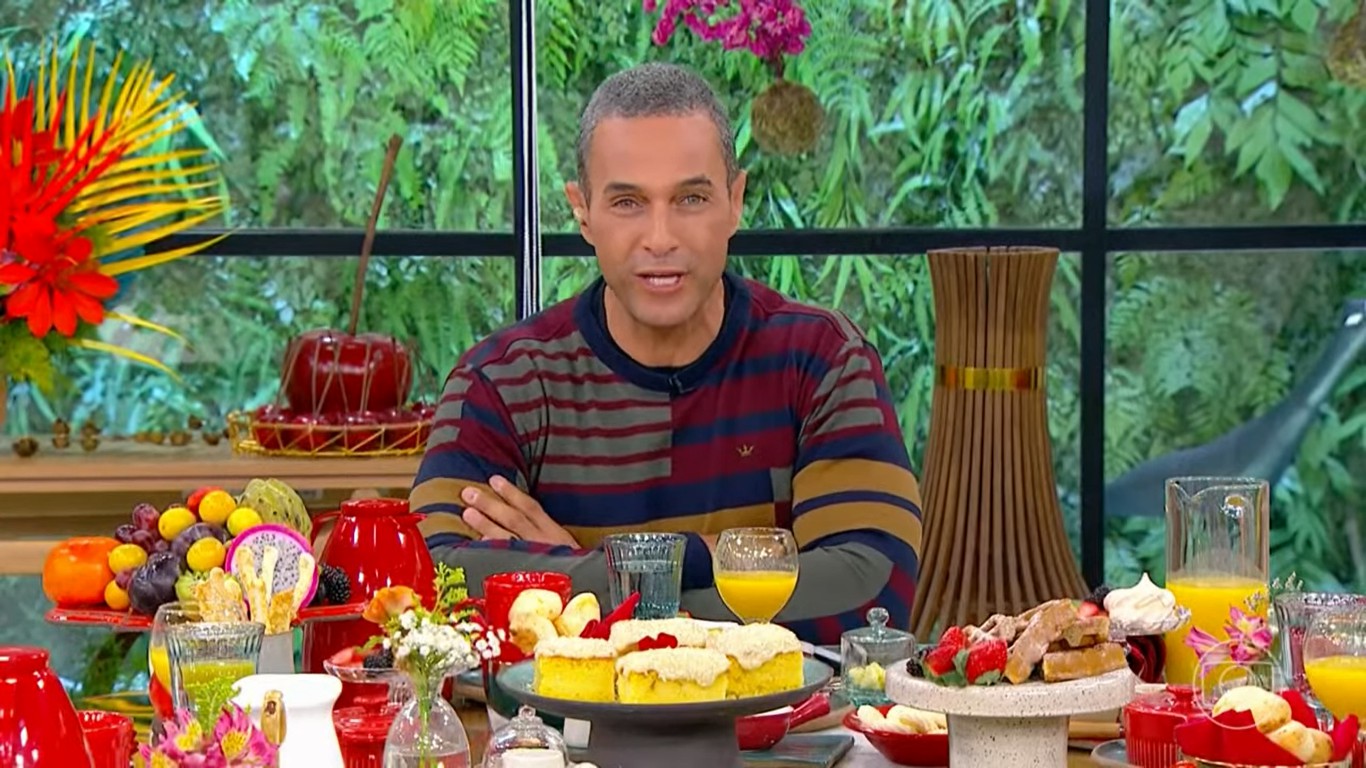 Relembre vezes que Fabrício Battaglini apresentou o “Mais Você”