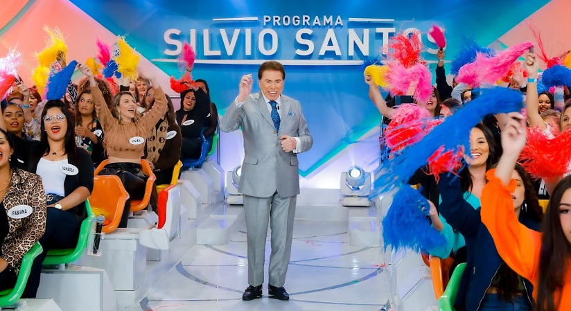 Silvio Santos perde as calças e fica só de cueca: “Estou emagrecendo!”; Assista