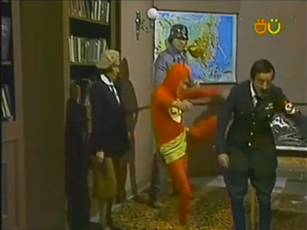 Você sabia? Chapolin Colorado já enfrentou Hitler em episódio inédito no Brasil