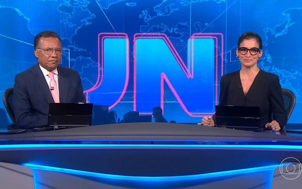 Heraldo Pereira e Renata Vasconcellos quebram protocolo do “Jornal Nacional” e ficam em silêncio