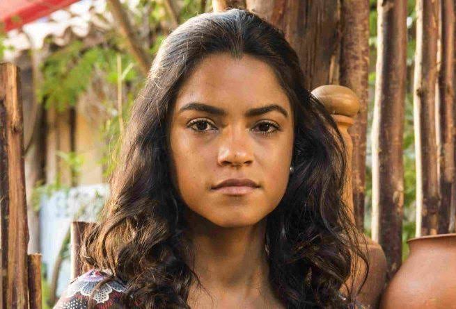 Lucy Alves fala sobre enviar nudes: “Entender as consequências”