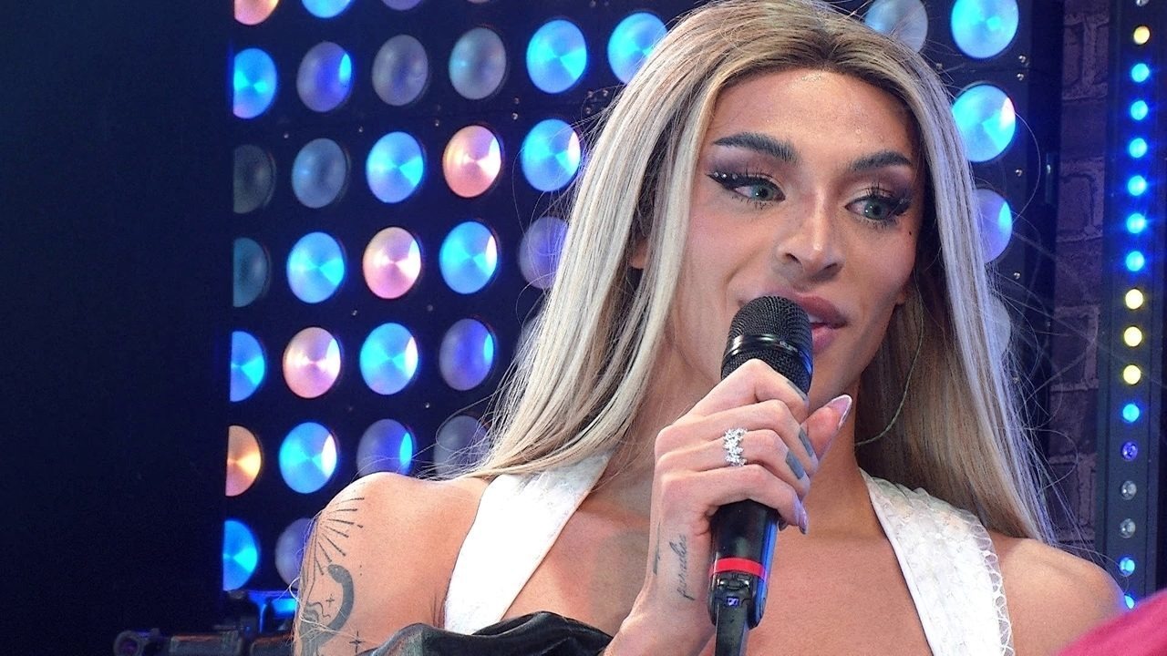 Pabllo Vittar revela o segredo do seu bumbum durinho: “Sua perna já sai de lá inchada”
