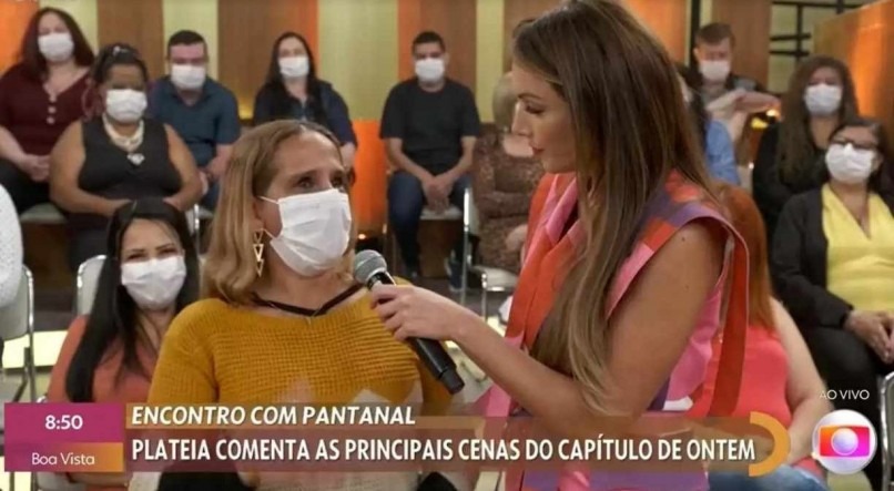 Ao vivo, Patrícia Poeta comete gafe e faz convidada se emocionar; assista