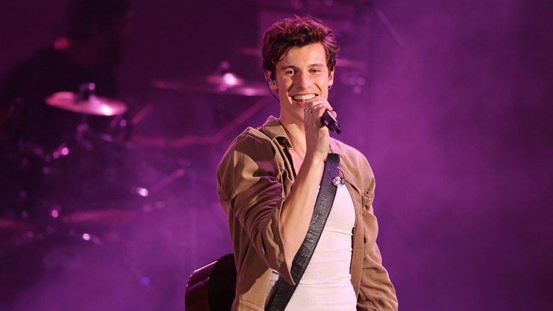 Shawn Mendes faz pausa em turnê para cuidar da saúde mental: “Estou no meu limite”