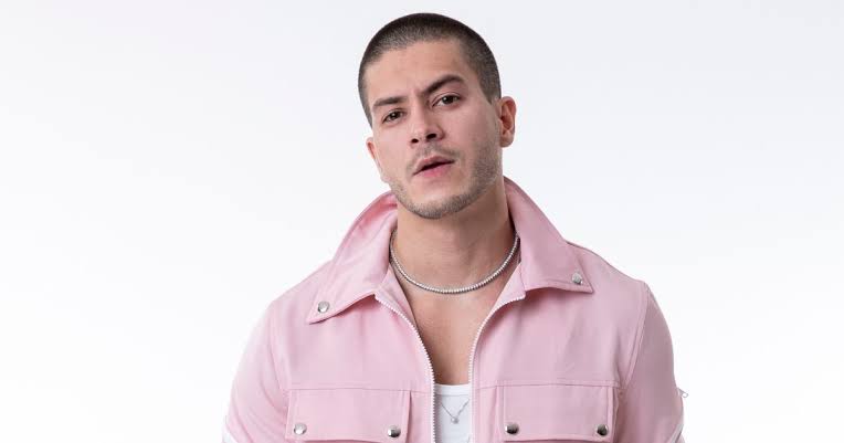 Arthur Aguiar não aceita título de “Queridinho do Brasil” e revela o que fez com o prêmio de R$1,5 milhão