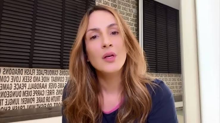Acusada de ser bolsonarista, público grita o nome de Lula em show de Claudia Leitte; assista