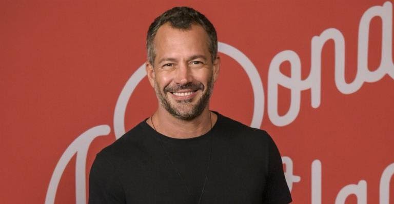Malvino Salvador detona jornalismo da TV Globo e defende Bolsonaro: “Boas intenções”