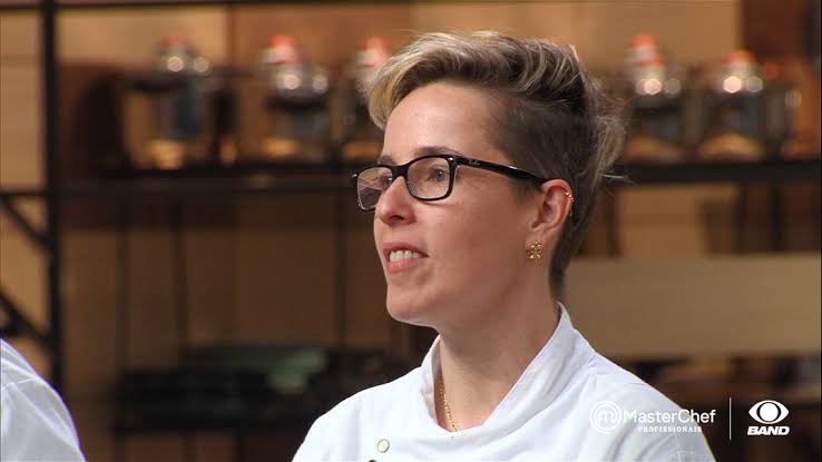 Ex-participante do “MasterChef Profissionais” vai parar na UTI e expõe seu estado de saúde