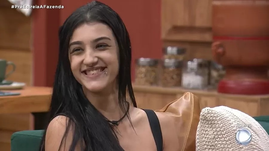 Bia Miranda confessa que largou o emprego às pressas para entrar em “A Fazenda 14”