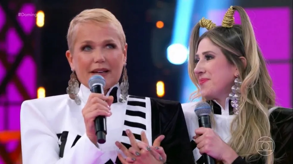 No “Domingão com Huck”, Xuxa Meneghel aparece em nave original e se emociona: “Tão mágico”