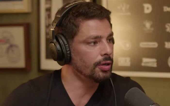 Cauã Reymond abre o jogo sobre vida sexual e fala sobre o que é importante nas preliminares