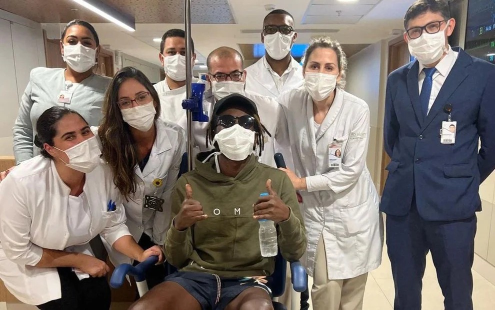 Jonathan Azevedo recebe alta após 12 dias internado: “Cheguei com 26% do meu corpo infectado”
