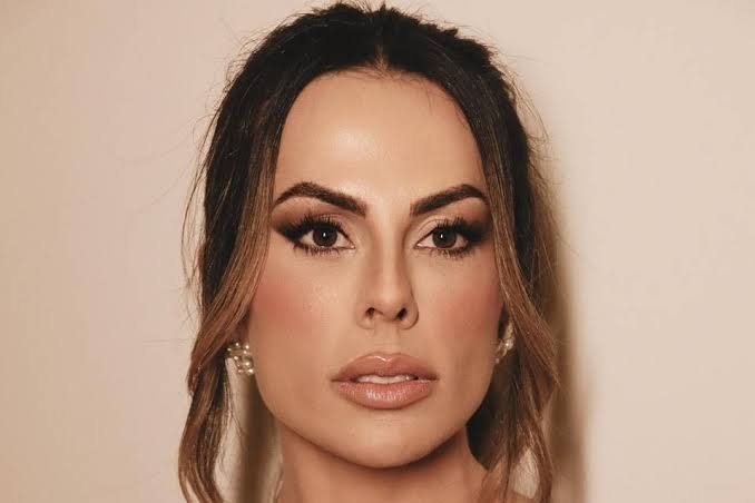 Influenciadora é detonada após expor seguidora que pediu R$ 15 emprestado para pagar o gás