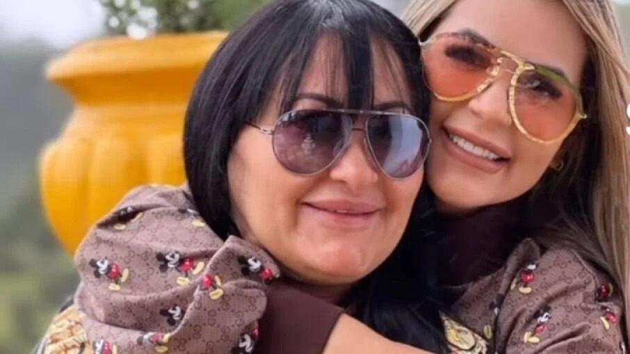 Mãe de Deolane afirma que Deborah usa “pinto de borracha”; vídeo viraliza