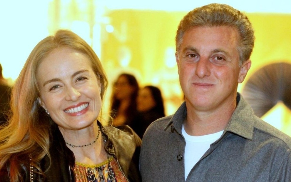 Luciano Huck confunde bafo de animal de estimação com o de Angélica: “Ele tem quatro meses”
