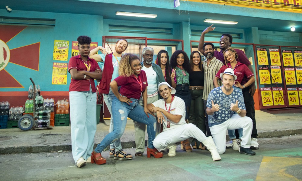Após escândalos de racismo, TV Globo lança série com elenco negro