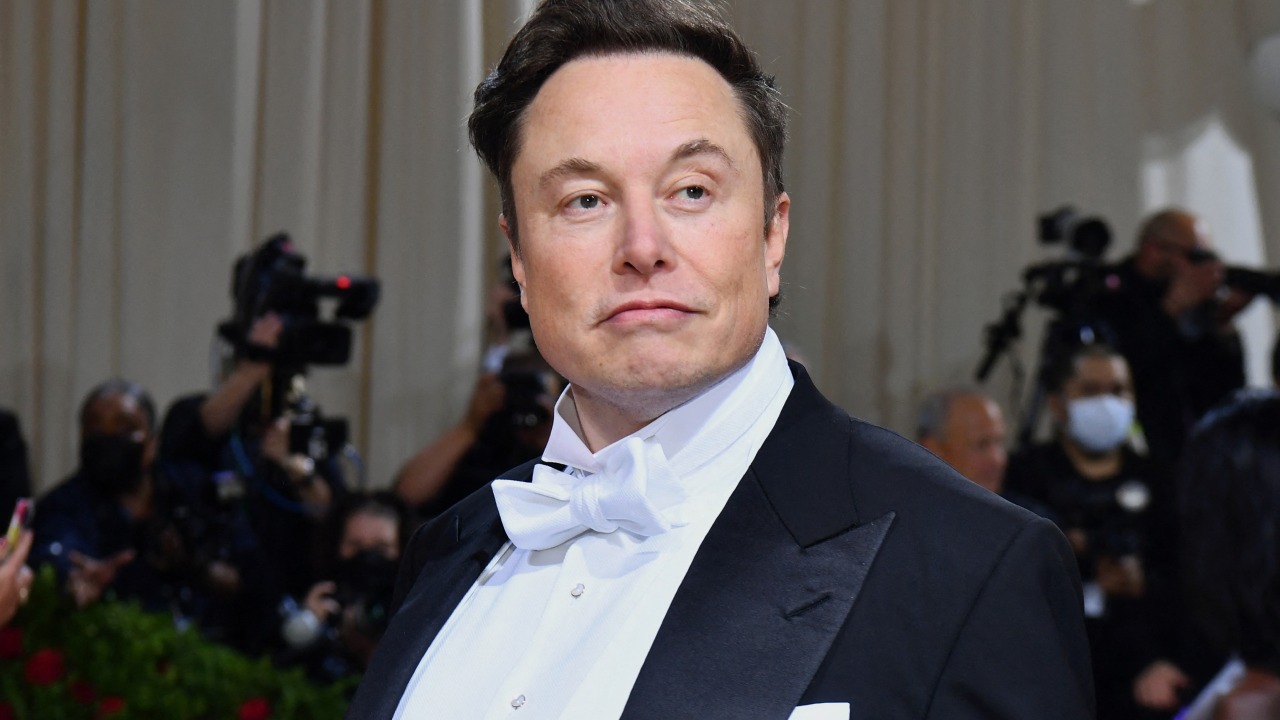 Elon Musk revela que não se considera um homem cisgênero