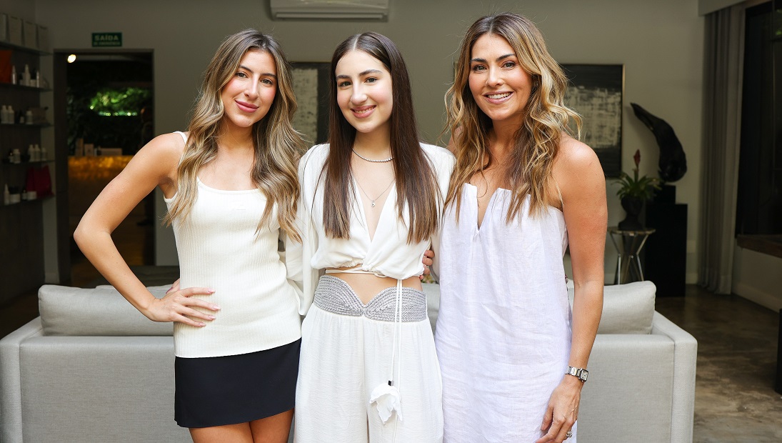 Luisa Bresser recebe convidados no lançamento da sua linha skincare