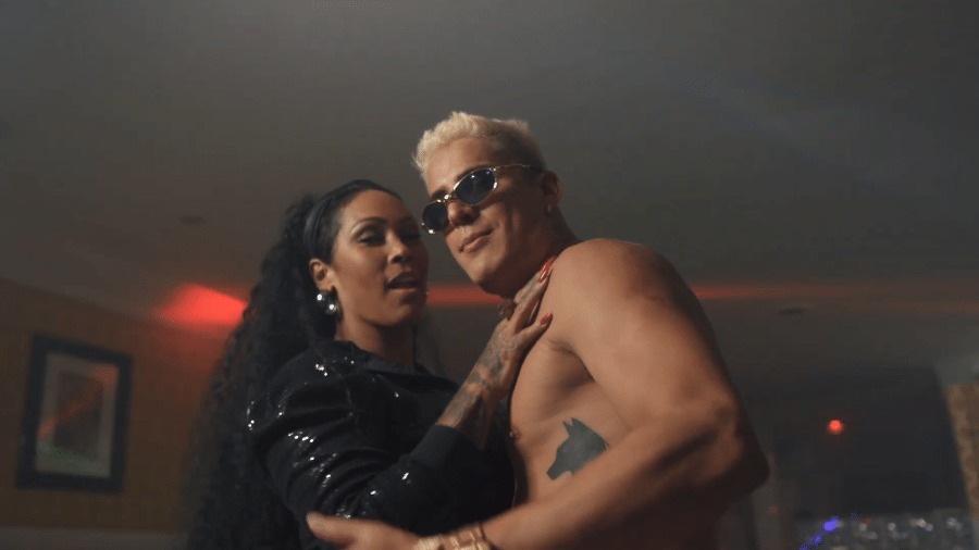 Tiago Ramos estreia como cantor e lança seu primeiro clipe: “Eu gosto mesmo é das coroas”