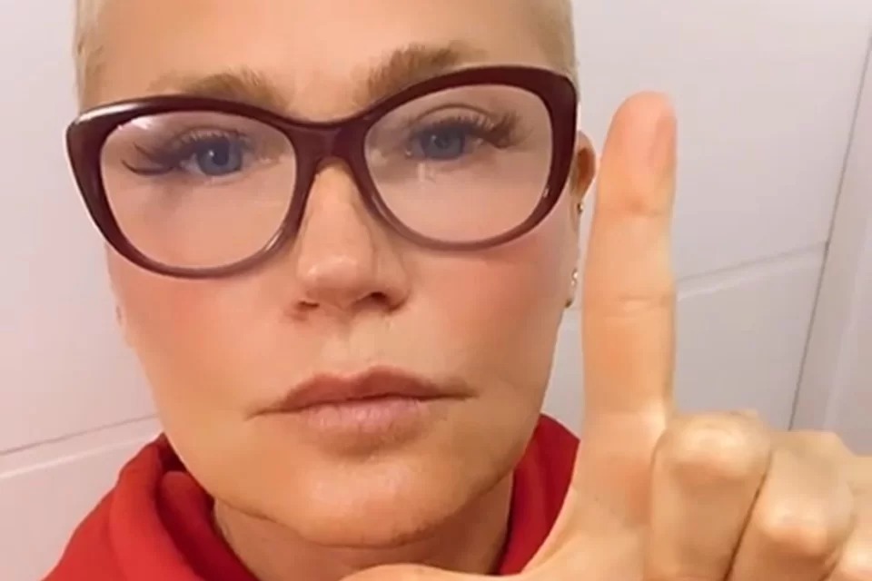 Após expor posicionamento político, Xuxa revela dificuldades de receber sertanejos em seus programas