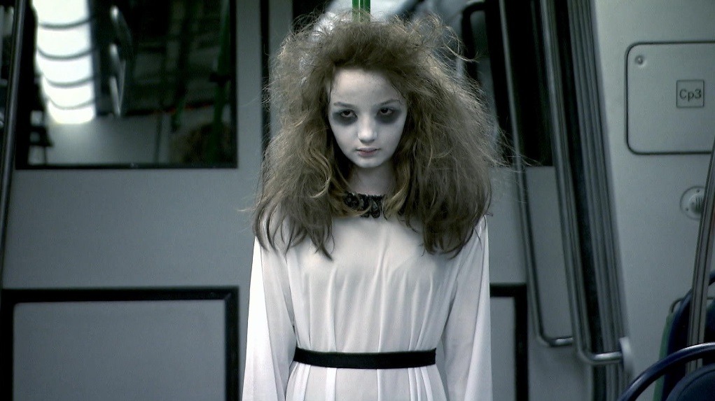 “Menina Fantasma” de pegadinhas do SBT está grávida do primeiro filho; veja como ela está