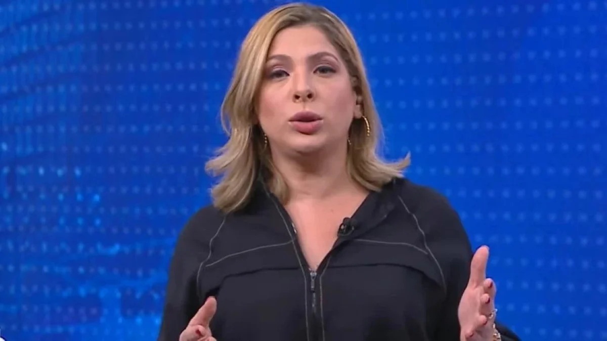 Ao vivo, apresentadora da CNN Brasil interrompe e rebate deputado após ele defender os ataques em Brasília