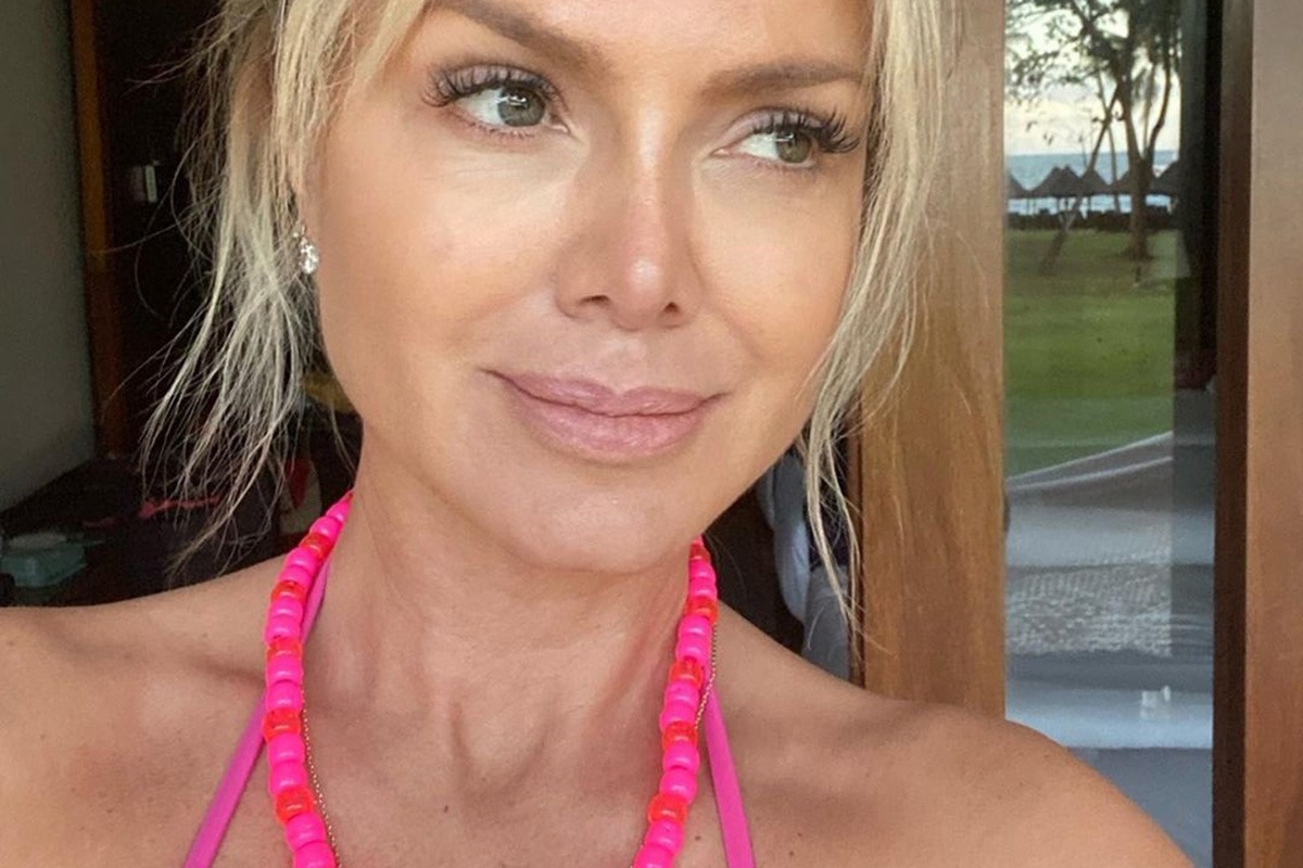 Eliana aparece de biquíni decotado e internet vai à loucura: “Espetáculo de mulher”
