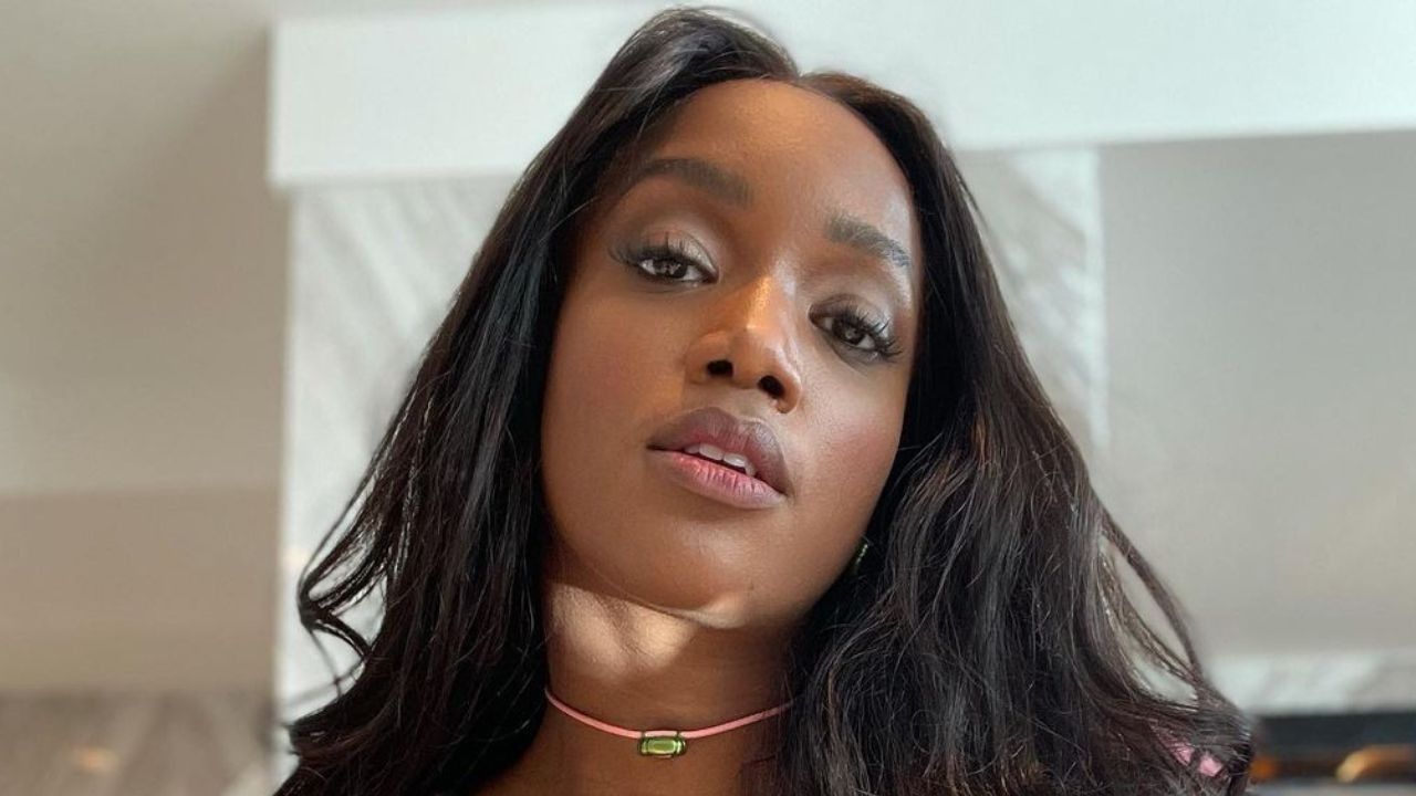 Iza faz topless e internet vai à loucura: “Pega leve”