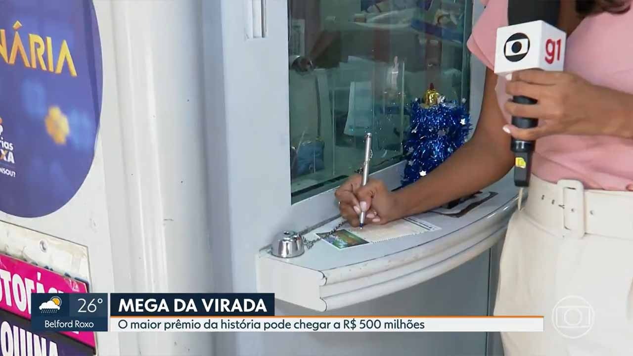 Repórter da TV Globo joga na Mega da Virada durante transmissão, ao vivo, e canta números