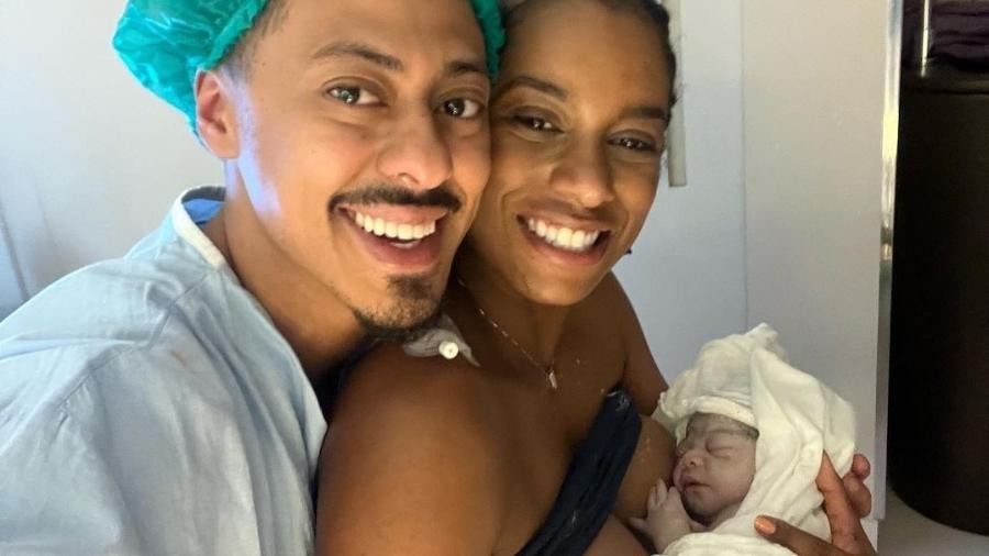Ator da TV Globo faz desabafo após fim do casamento: “Não lembro a última vez que li um livro”