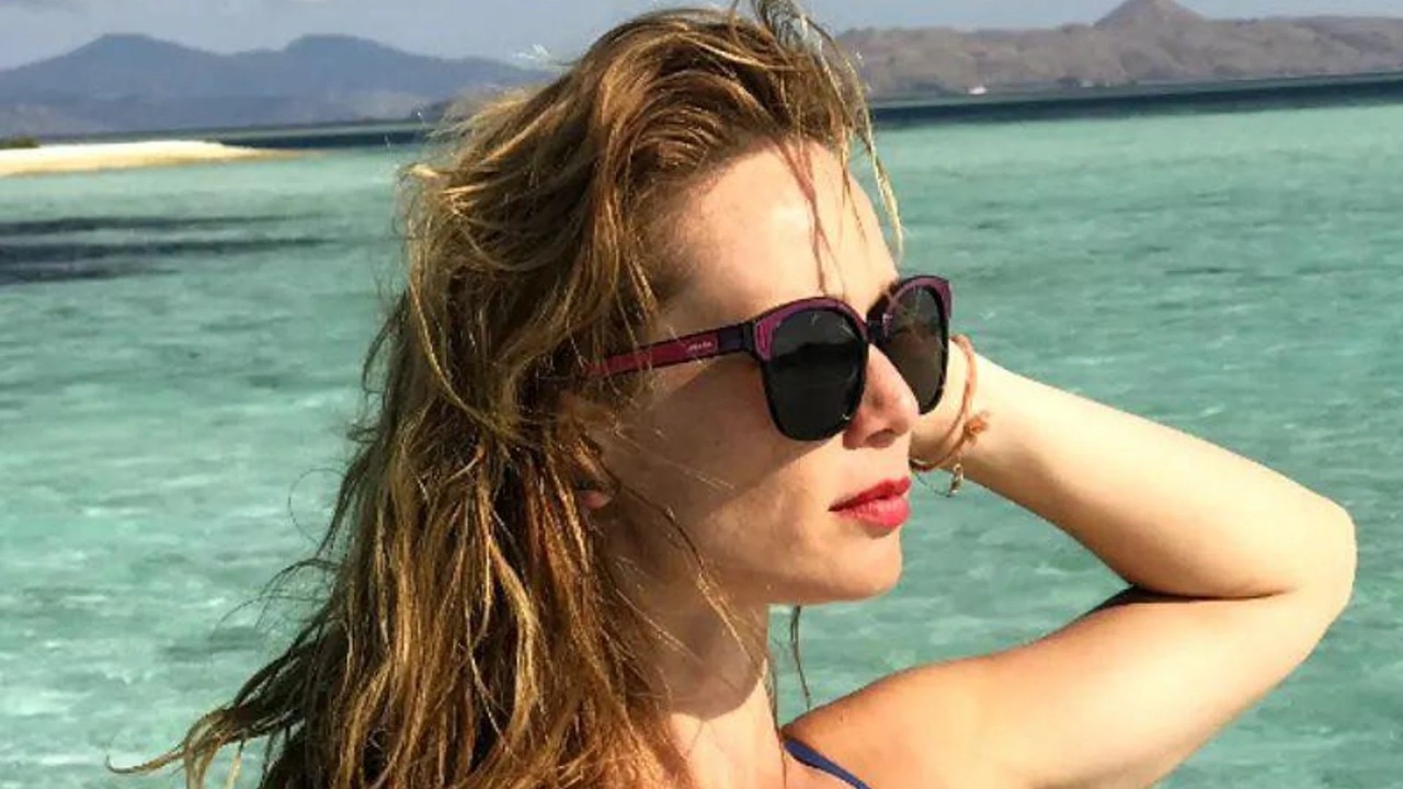 Mariana Ximenes aparece de biquíni minúsculo e deixa internautas babando