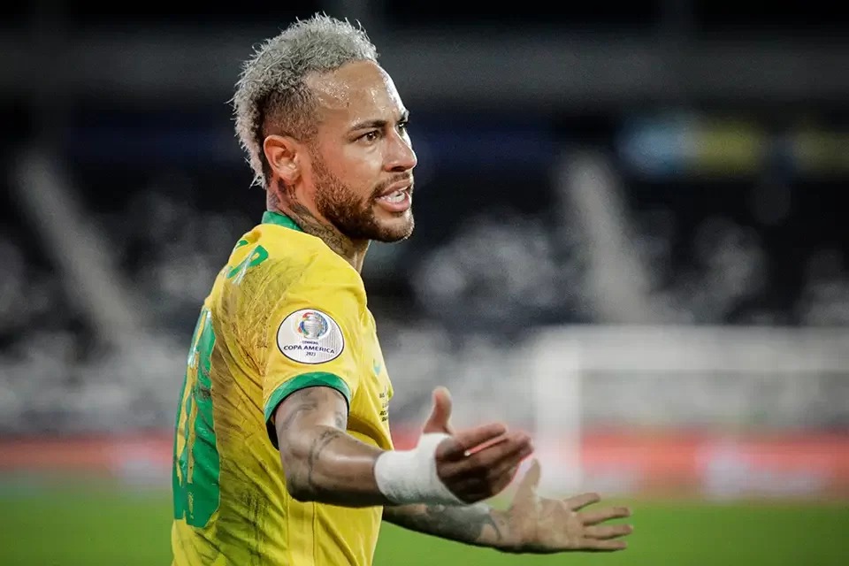 Neymar se irrita com post sobre seu relacionamento e dispara: “Infeliz”