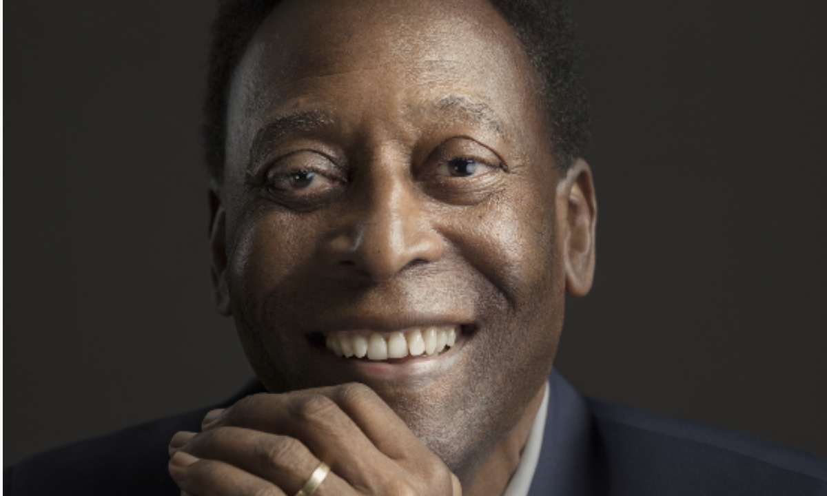 Corpo de Pelé foi embalsamado para velório tardio; veja fotos