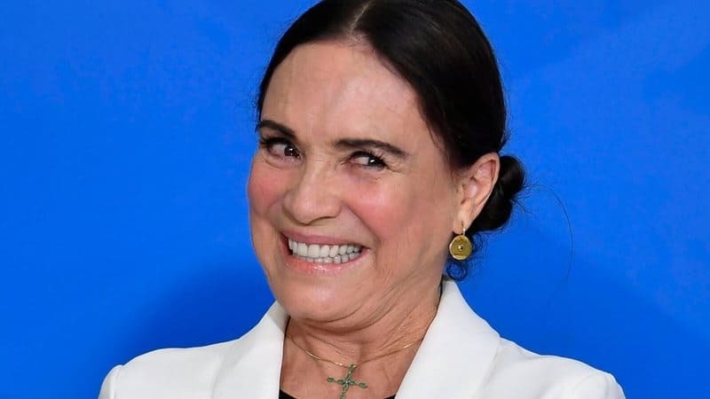 Regina Duarte volta a postar fake news e atriz chama sua atenção: “Deixe de ser antidemocrática”