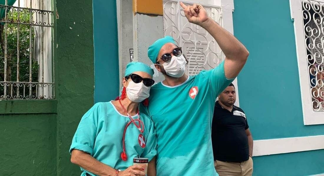 Fátima Bernardes e o namorado são criticados por causa de fantasia escolhida no Carnaval