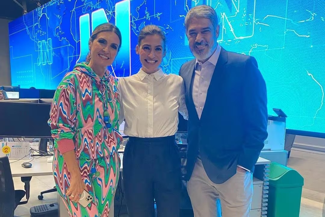 Fátima Bernardes volta ao “Jornal Nacional” e detalhe surpreende os fãs: “Não parem de usar”