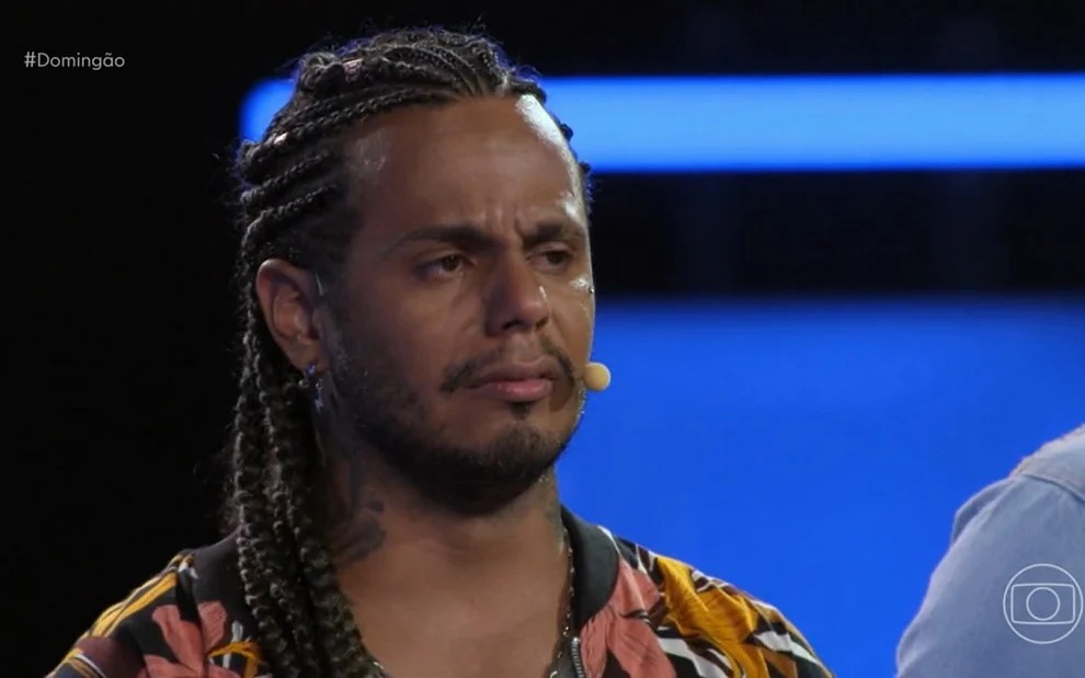 Luciano Huck anuncia morte de participante do “The Wall”