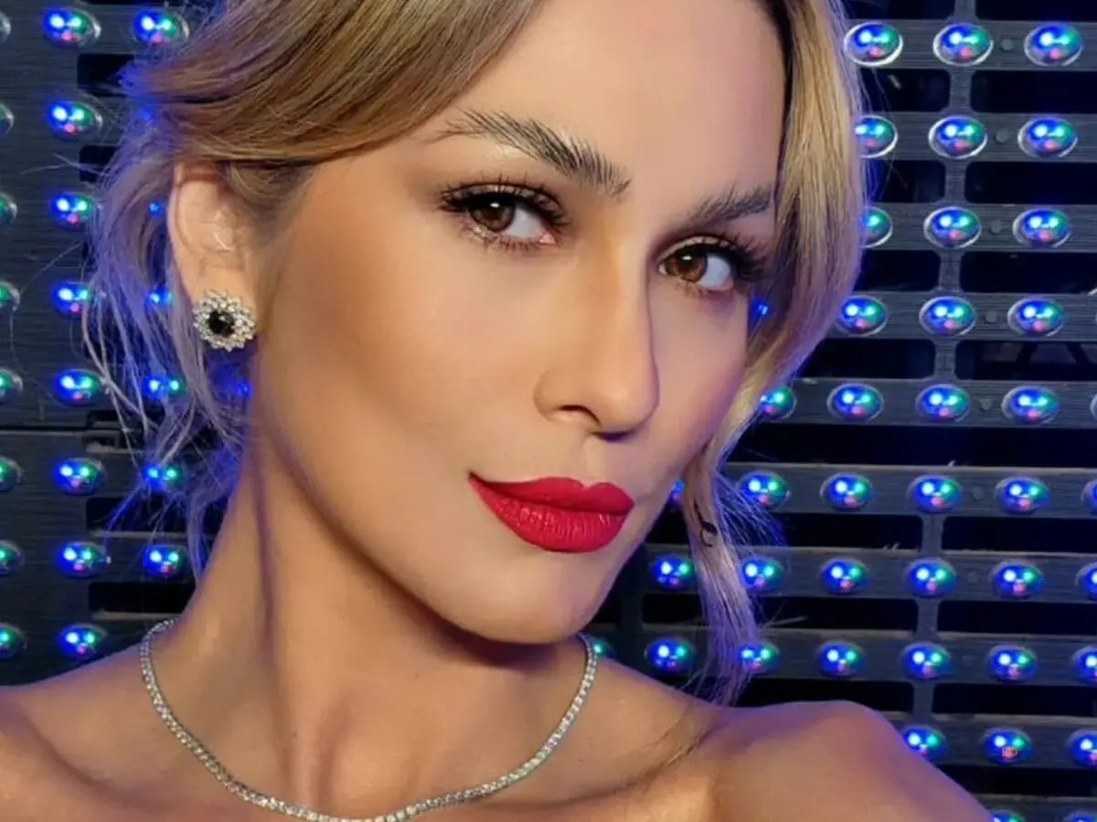 Lívia Andrade revela ter caído em golpe ao comprar ingressos para show do Coldplay