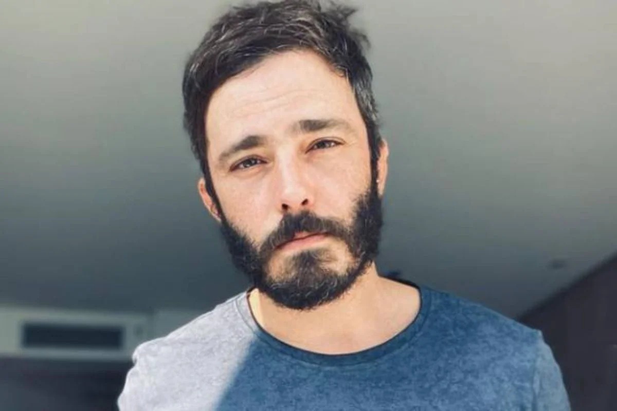 Thiago Rodrigues revela que fez sexo em igreja: “Deu muita merda”