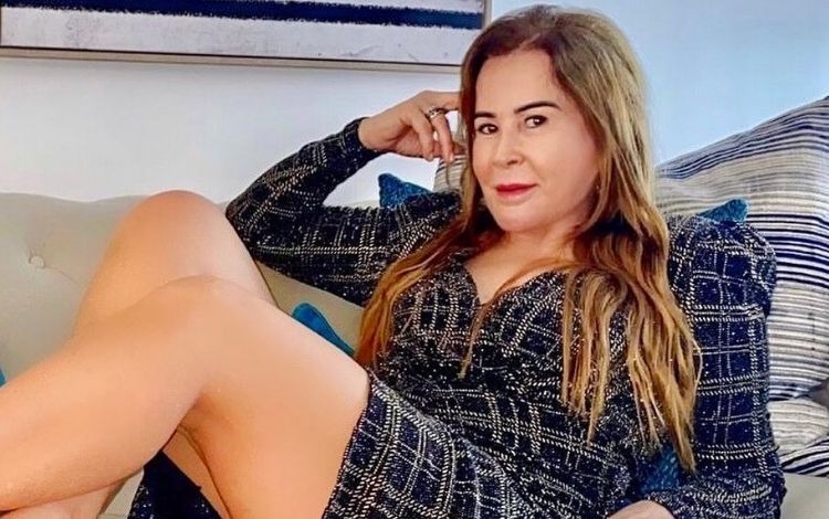 Zilu aparece de microvestido e quase mostra demais: “Exemplo de mulher”